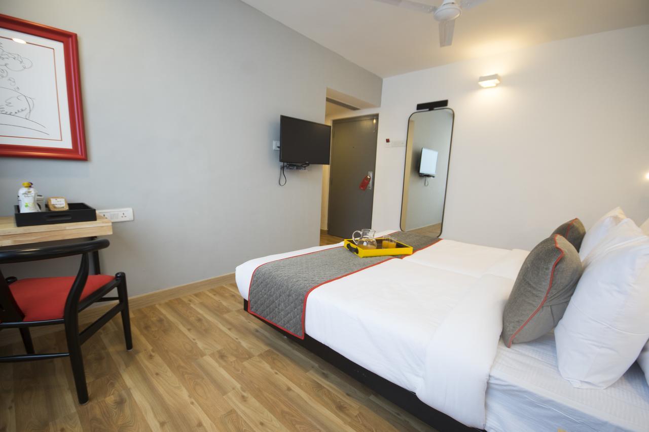 Hotel Oyo Townhouse 16 International Airport Mumbai Exterior foto