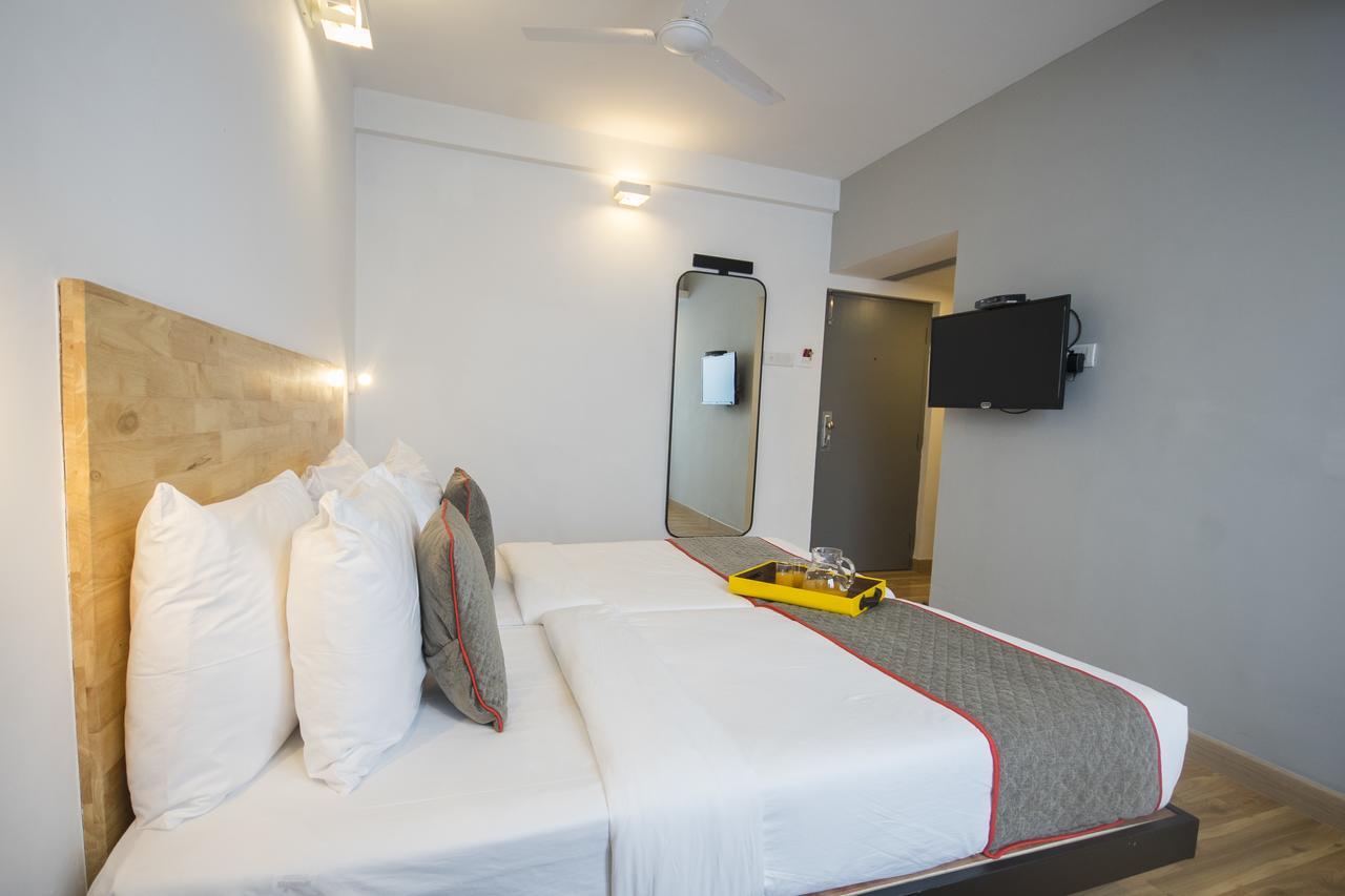 Hotel Oyo Townhouse 16 International Airport Mumbai Exterior foto